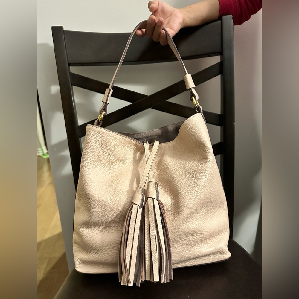 Chic Vittoria Napoli Cream/Pink Leather Bag - Elegance Meets Function